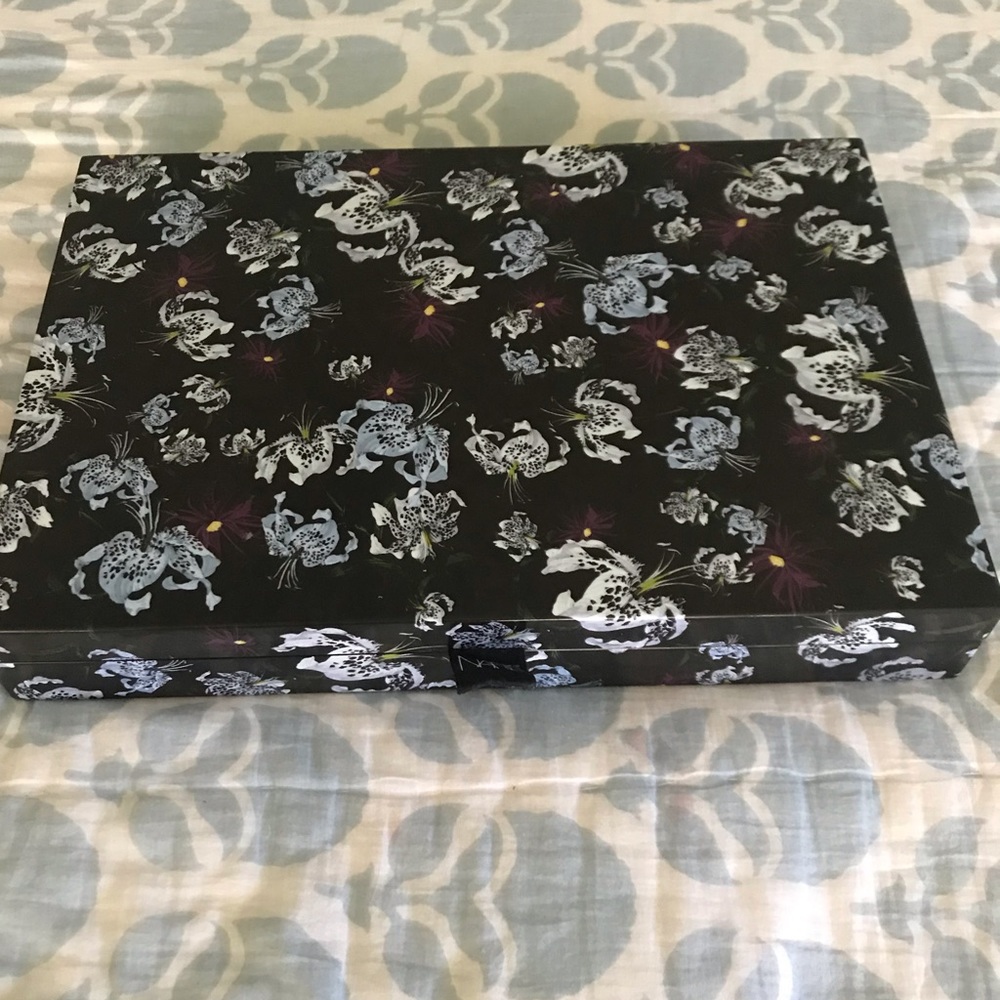 NARS Erdum collection vault box - Picture 7 of 8